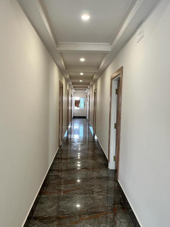 होटल Seema Palace 1 Km From Railwaystaion 2*